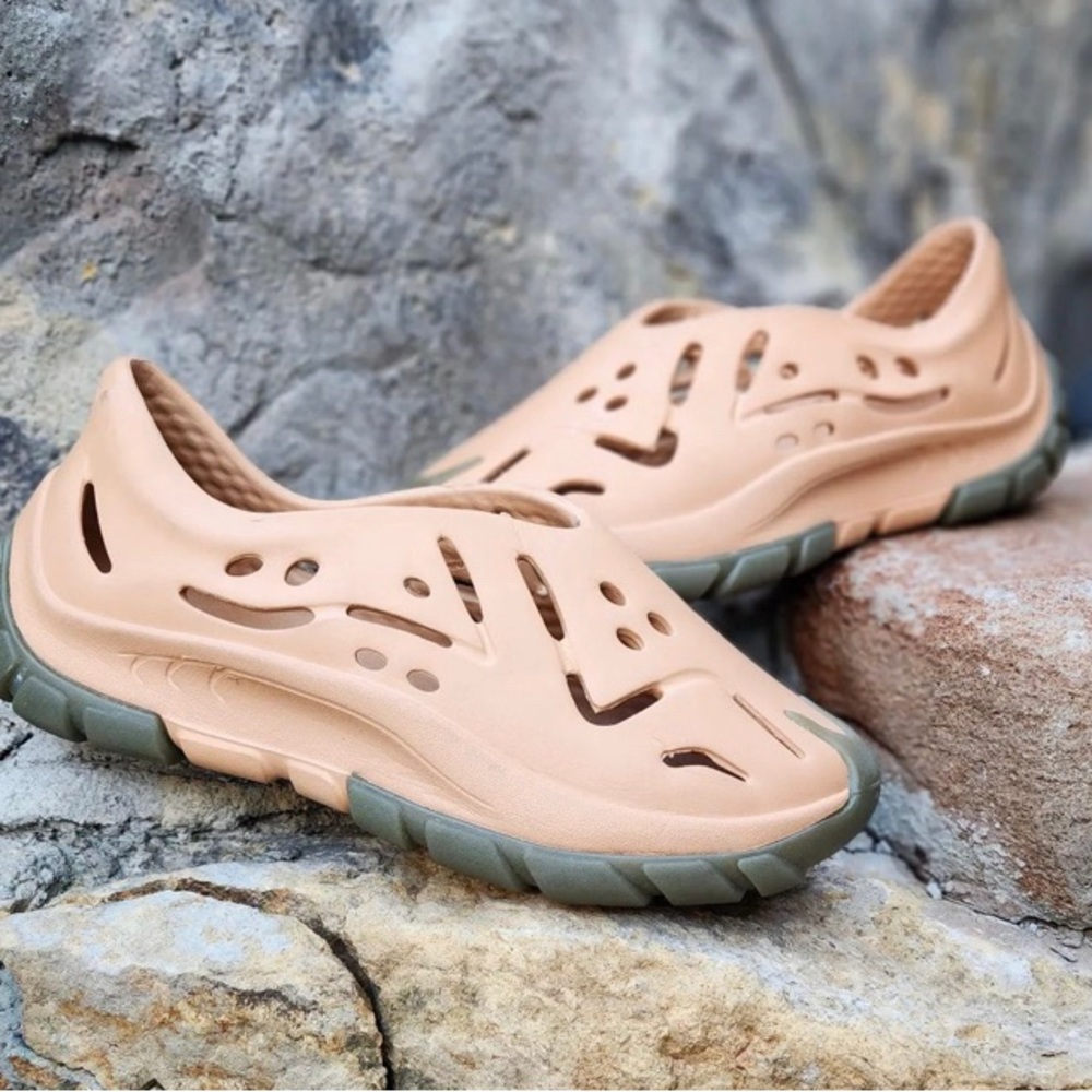 Sia Collective evo foam w/ glow in the dark sole